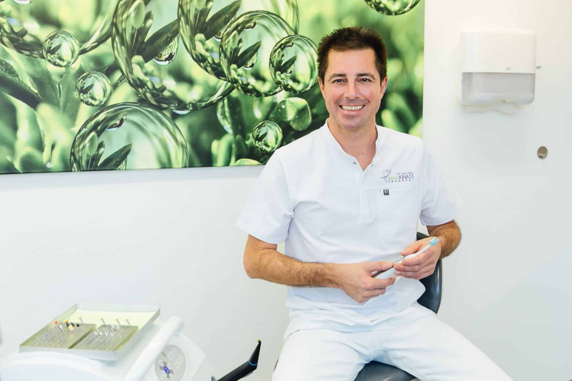 Portrait von Dr. Bernd Kinast mit direktem Blick in die Kamera.